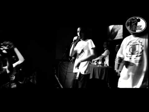 KUBISZEW feat. DE2S - MOJE PIERWSZE ŻYCIE  - LIVE - Koncert RPS Hip-hop dla Sary 26.08.2012 Poznan