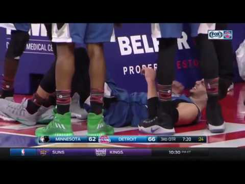 Zach LaVine Tears His ACL vs Pistons