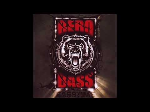 Bero Bass - Engel aus Beton