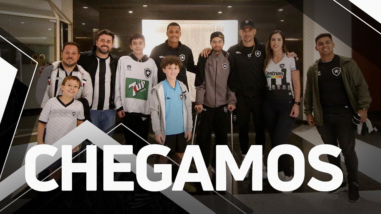 VÍDEO: Botafogo desembarca em Curitiba recebido pela torcida; Tiquinho Soares emociona criança