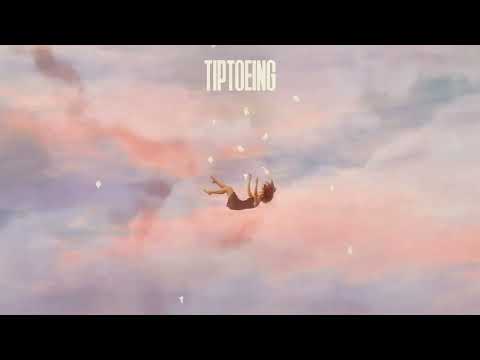 senses - tiptoeing - Official Visualizer