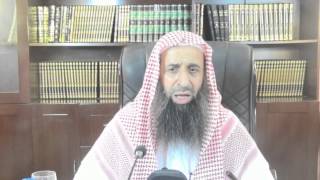 صورة 53-40/ ماحكم لبس الخفين (الشراب) للمحرم جاهلاً بالحكم ؟ | الشيخ عبد المحسن الزامل