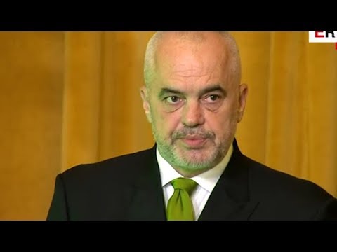 Rama shtron darkën e iftarit! Me fjalë nga Kurani mesazh Bashës: S'duhet devijuar nga shtegu i Zotit