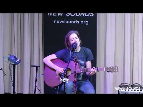 Laura Stevenson: "Not Us" (In-Studio)