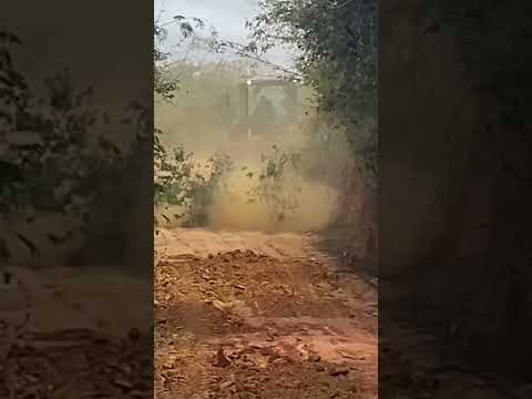 Prefeitura de Iraquara Bahia em obras aqui em André Alves zona Rural #obras#estrada#maquinas