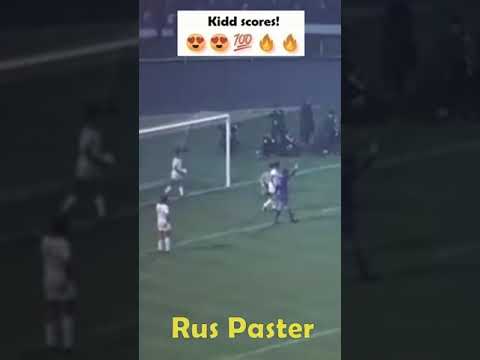 ECC 1967-68. Manchester United - SL Benfica. Brian Kidd scores.