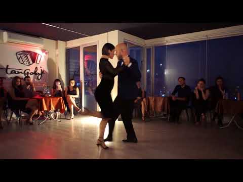 Selen Sürek & Alper Ergökmen - Aconsejo Que Me Olvides