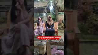 Download lagu Teh Eca, Vokalis Emka9 Kang Dedi Mulyadi Lagi Ngaliwet Bareng #shorts mp3 Download lagu Teh Eca, Vokalis Emka9 Kang Dedi Mulyadi Lagi Ngaliwet Bareng #shorts mp3