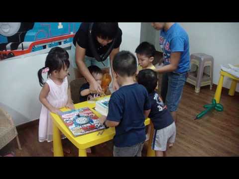 Cohen's party - birthday cake cutting