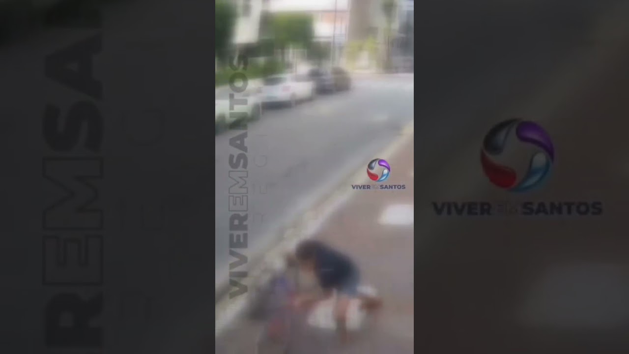 Câmeras de monitoramento flagram roubo de corrente em frente a prédio em São Vicente.
