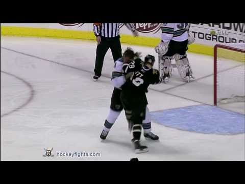 Douglas Murray vs Steve Ott Mar 15, 2011