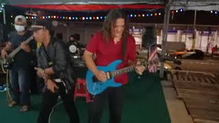 Download lagu Pelik lagu ini sebab radio tak pernah putar... Lagu 1511-Bumiputera Rockers cover by Ekalamina Band mp3