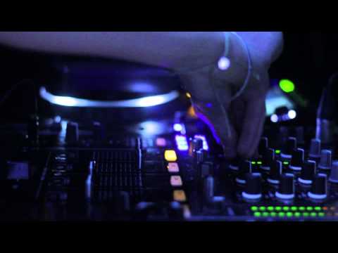 LARRY TEE`S * SUPER ELECTRIC PARTY MACHINE @ MusicBox Lisbon