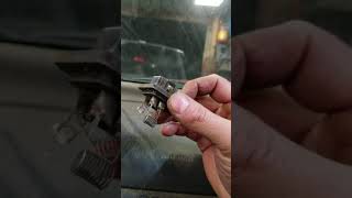 Replacing Blower Motor RESISTOR - GEO TRACKER SUZUKI SIDEKICK - Hwy83 SUZUKI