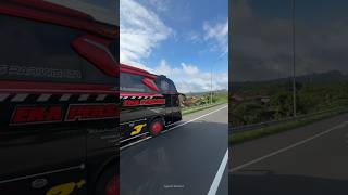 Download lagu Story'WA bus EKA PERSADA KEN AROK mboiss 30 detik mp3