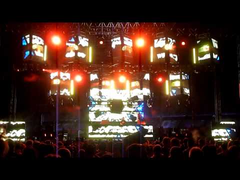 EDC LV 2011  - A-Trak - video 2 of  3 (EDC video 15 of 40) HD
