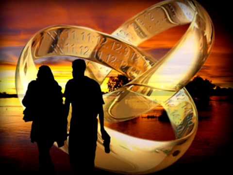 ZŁOTE OBRĄCZKI.   Krystyna Giżowska