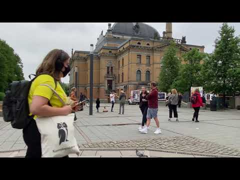People Oslo 4K june 2021 Johanne Dybwads plass - Nationaltheatret #osloelsa67