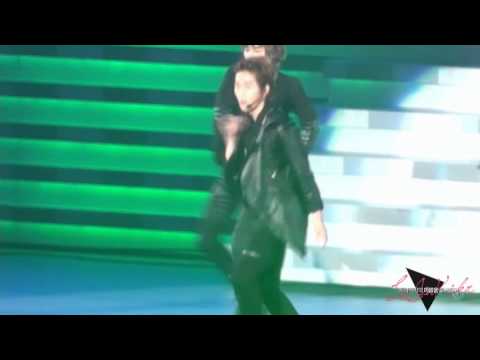 [FANCAM] 111125 Onew- The SHINee World + Senorita + Get Down highlights @ SWC in Osaka