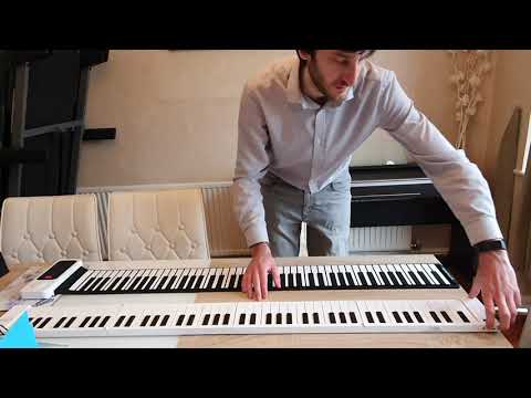Hand Roll Up Piano unboxing/test/review VS Carry On Fold Up Piano. Informal style quick overview