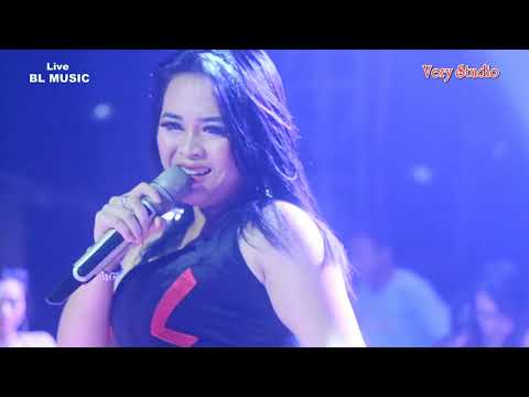 "ORANG KEDUA" LIA JEPRET BL MUSIK MERESAHKAN.