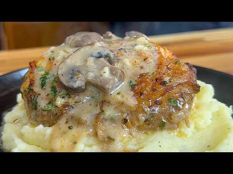 Can’t Stop Eating This Juicy Baked Chicken Thighs & Gravy | Easy Chicken Recipe