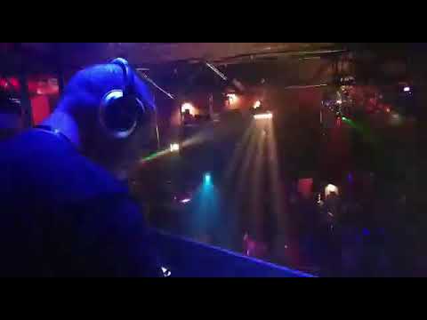 DJ Wynn's at safari bar Grand baie