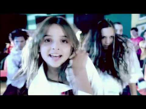 Videoclip de Regarde-moi (Teste-moi, déteste-moi) — Priscilla