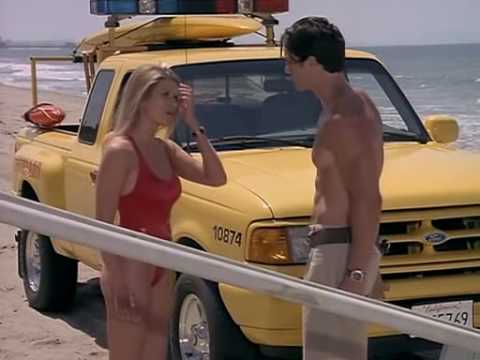 Baywatch Scene; Marliece Andrada, Donna D'Errico & Michael Bergin