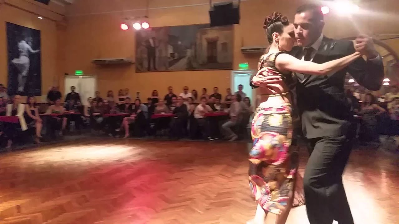 Sebastian Fernandez y Yesica Lozano en Soho Tango - Estampa de varon