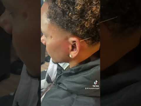 Hélix Piercing #piercing #viral #bodypiercing #bodypiercer #nyc #helixpiercing #earpierced #helix