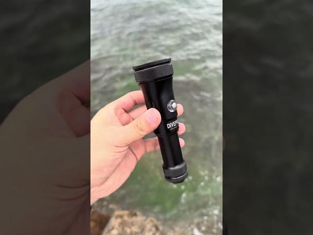 Lampe de plongée Divepro S18 vidéo