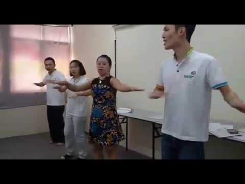 Hi 5 backyard adventurers