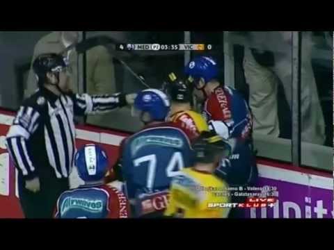 Kyle Greentree vs. Dan Bjornlie / Medvescak Zagreb vs. Vienna Capitals - hockey fight