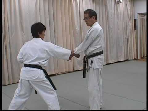 信武空手　手刀による中段突きの崩し方