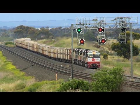2PM9 SCT Freight Train Crosses V/line Passenger Trains (18/11/2010) - PoathTV Australia Railways