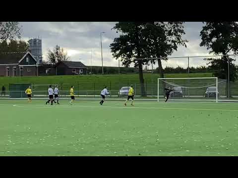 Strijen JO17-1 wint oefenwedstrijd van NSVV JO17-2  Deel 1
