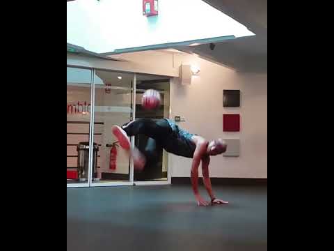 How Awesome is this?! Mathieu Pierron #france #freestylefootball