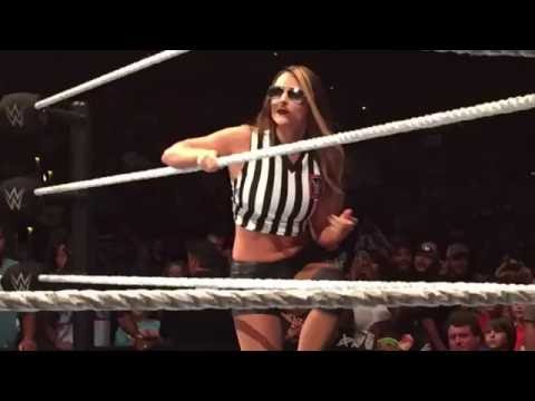 EMMA RETURNS AT WWE LIVE EVENT!