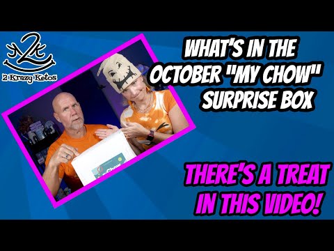 What's in the October Chow Club Box? | There's a treat in here!!