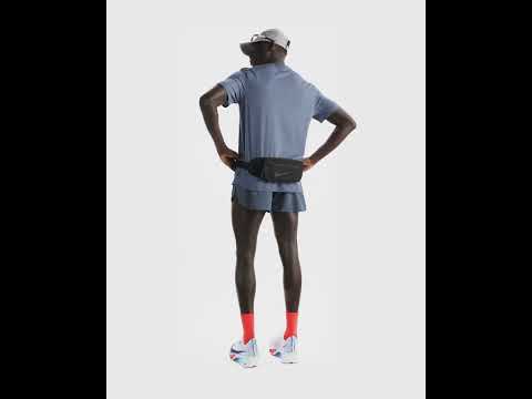 Urmăriți videoclipul