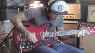 Video thumbnail for Eastwood Custom K-200 in 30 Secs by Eastwood Guitars