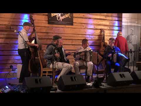 Dans på Sagholkveen av Bjørn Turtum.