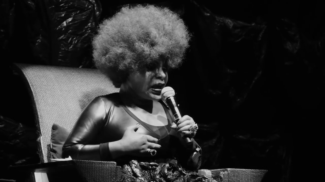 Compacto doc "Cadê meu celular? Eu vou ligar pro 180": Elza Soares e a violência contra a mulher