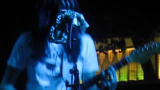 The Coathangers - Follow Me (Live @ London Fields Brewhouse, London, 03/05/15)