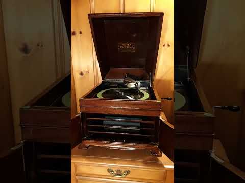 When Day Is Done (B. G. DeSylva-Dr. Robert Katscher) Collins H. Driggs. Novachord solo