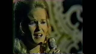 The Johnny Cash Show Welcomes Lynn Anderson 1970