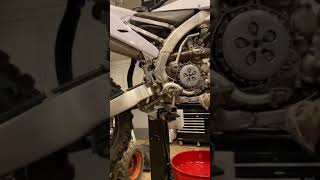 Easy trick to clean aluminum fast (shown on a Dirtbike frame)