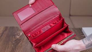 Яскравий жіночий гаманець із лакованої шкіри з візитницею ST Leather 19405 червоний