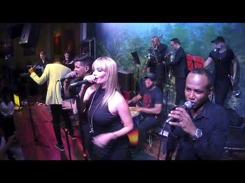 Paulito Fg | Hay Algo En Ti | Live